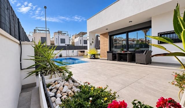Villa/Maison de 3 chambres de location de vacances à Villamartin, Orihuela avec piscine garage - 2 500 € (Ref: 10086751)