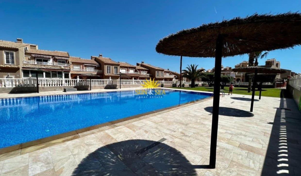 2 Zimmer Villa zu vermieten in Gran Alacant mit Pool Garage - 1.300 € (Ref: 10088723)