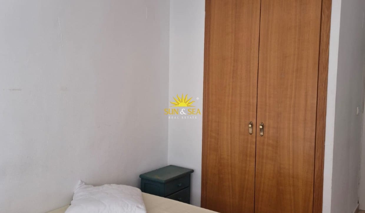 2 slaapkamer Appartement te huur in Alicante stad met zwembad garage - € 1.200 (Ref: 10088724)