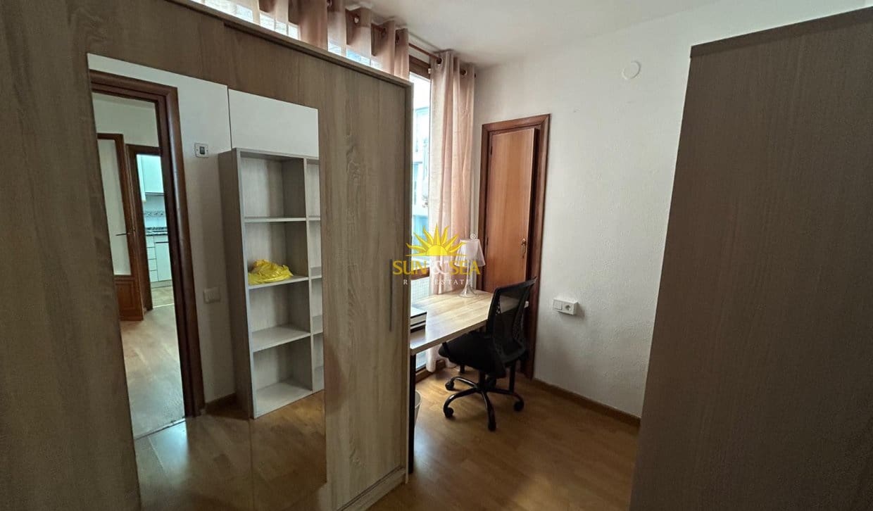 3 makuuhuone Huoneisto vuokrattavana paikassa Alicante kaupunki - 1 200 € (Ref: 10088726)