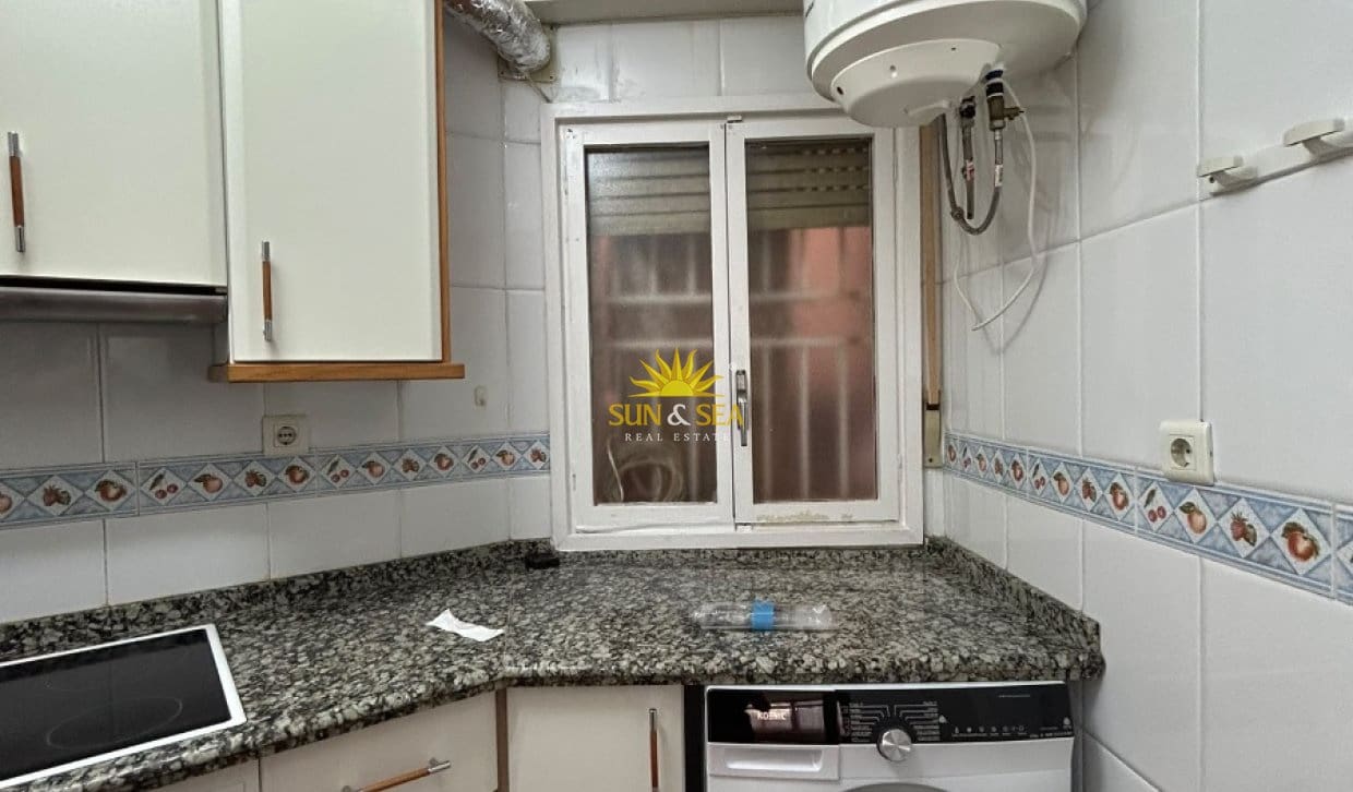 3 makuuhuone Huoneisto vuokrattavana paikassa Alicante kaupunki - 1 200 € (Ref: 10088726)