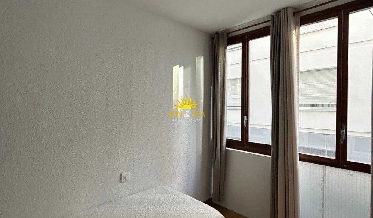 3 makuuhuone Huoneisto vuokrattavana paikassa Alicante kaupunki - 1 200 € (Ref: 10088726)