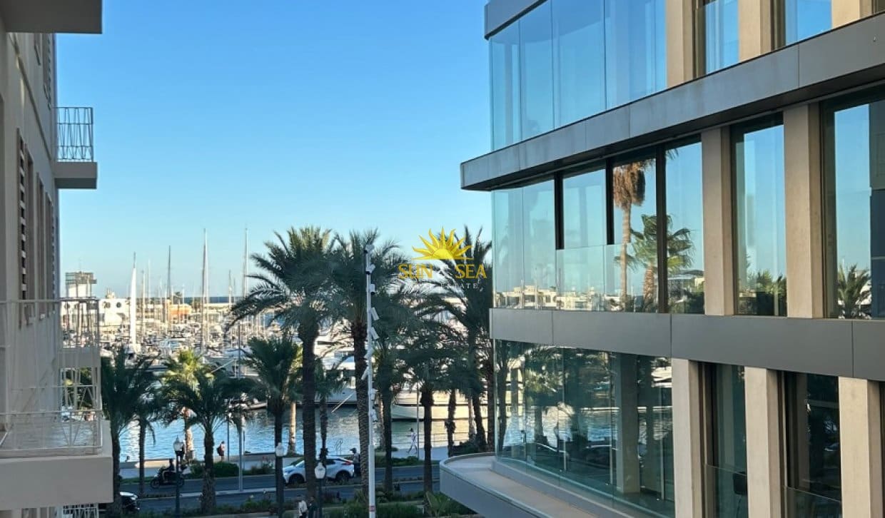 3 makuuhuone Huoneisto vuokrattavana paikassa Alicante kaupunki - 1 200 € (Ref: 10088726)