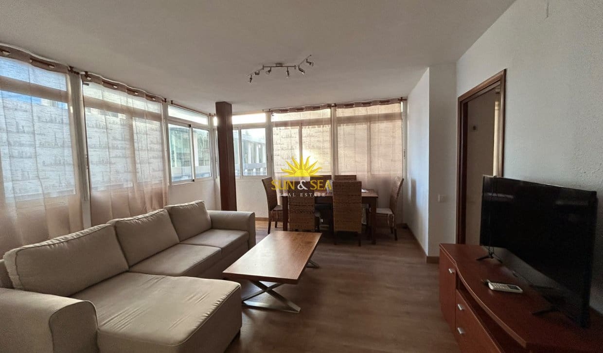 3 makuuhuone Huoneisto vuokrattavana paikassa Alicante kaupunki - 1 200 € (Ref: 10088726)