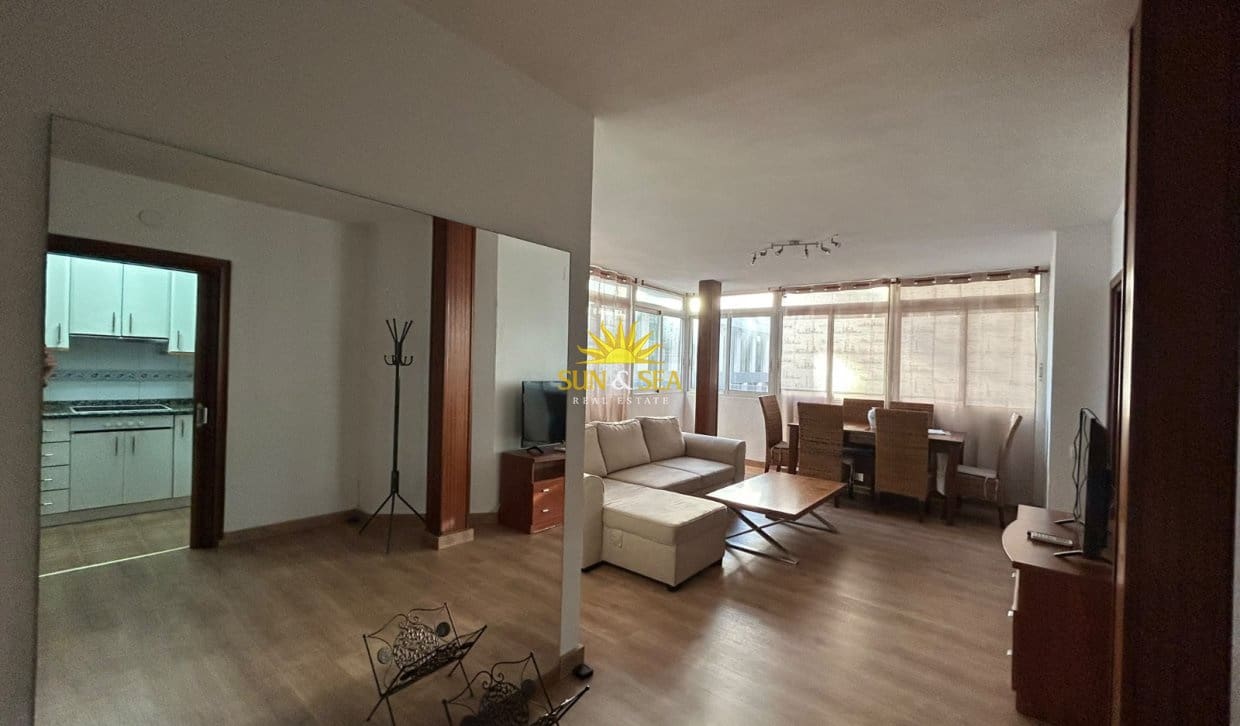 3 makuuhuone Huoneisto vuokrattavana paikassa Alicante kaupunki - 1 200 € (Ref: 10088726)