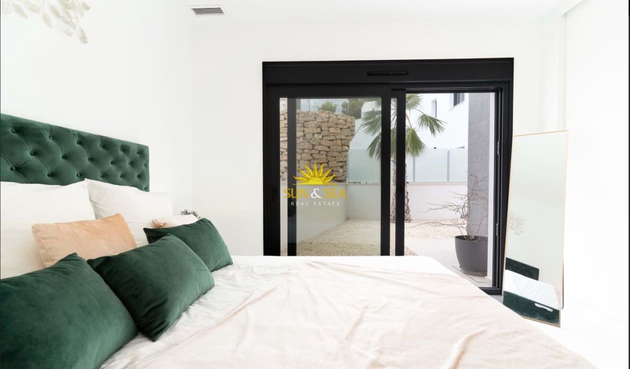 3 soverom Villa til leie i Finestrat med svømmebasseng garasje - € 4 200 (Ref: 10088727)
