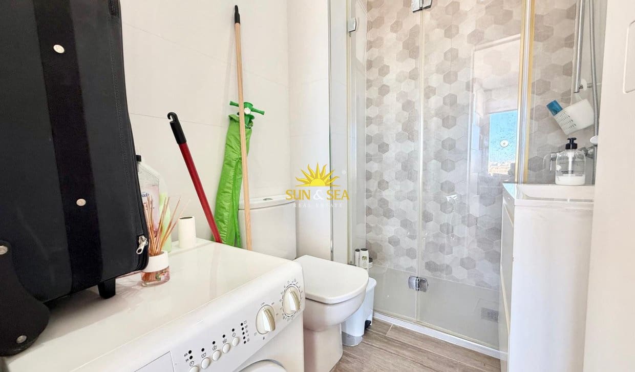 Studio de location de vacances à Torrevieja avec piscine - 650 € (Ref: 10088728)