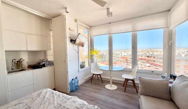 Studio de location de vacances à Playa del Cura, Torrevieja avec piscine - 650 € (Ref: 10088728)