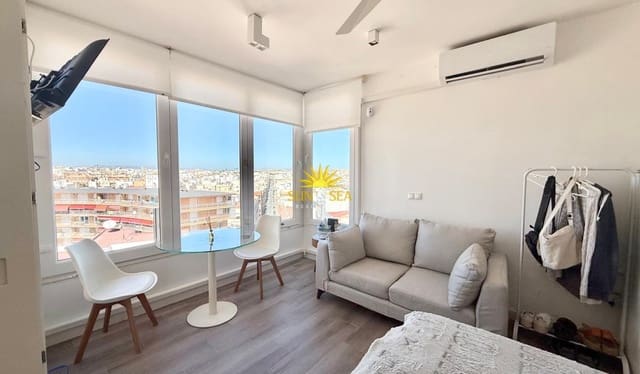 Studio de location de vacances à Playa del Cura, Torrevieja avec piscine - 650 € (Ref: 10088728)