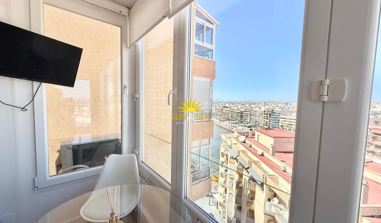 Studio de location de vacances à Torrevieja avec piscine - 650 € (Ref: 10088728)