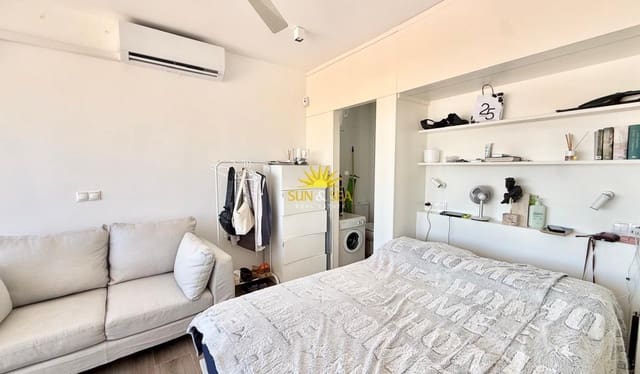 Studio de location de vacances à Playa del Cura, Torrevieja avec piscine - 650 € (Ref: 10088728)