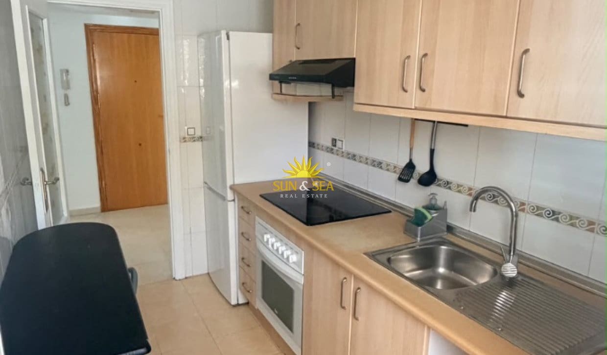 2 bedroom Apartment for holiday rental in Benidorm with pool - € 1,200 (Ref: 10091497)