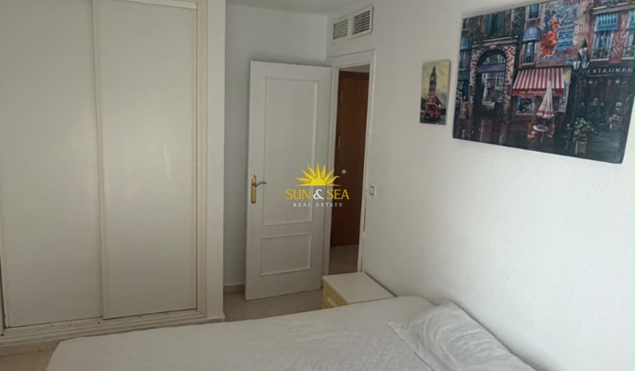 2 bedroom Apartment for holiday rental in Benidorm with pool - € 1,200 (Ref: 10091497)