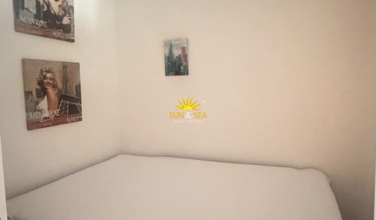 2 bedroom Apartment for holiday rental in Benidorm with pool - € 1,200 (Ref: 10091497)