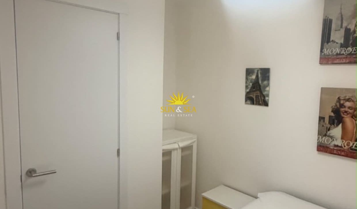 2 bedroom Apartment for holiday rental in Benidorm with pool - € 1,200 (Ref: 10091497)