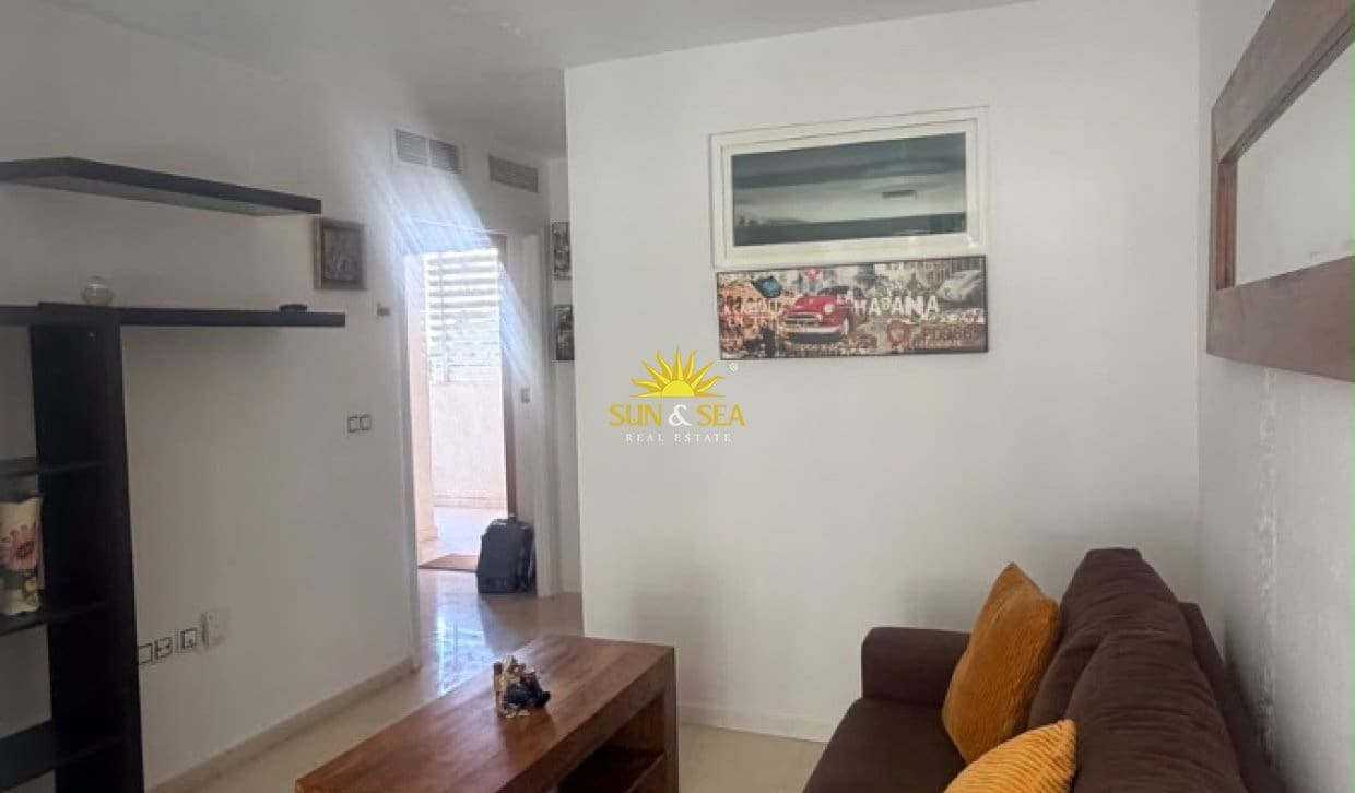 2 bedroom Apartment for holiday rental in Benidorm with pool - € 1,200 (Ref: 10091497)