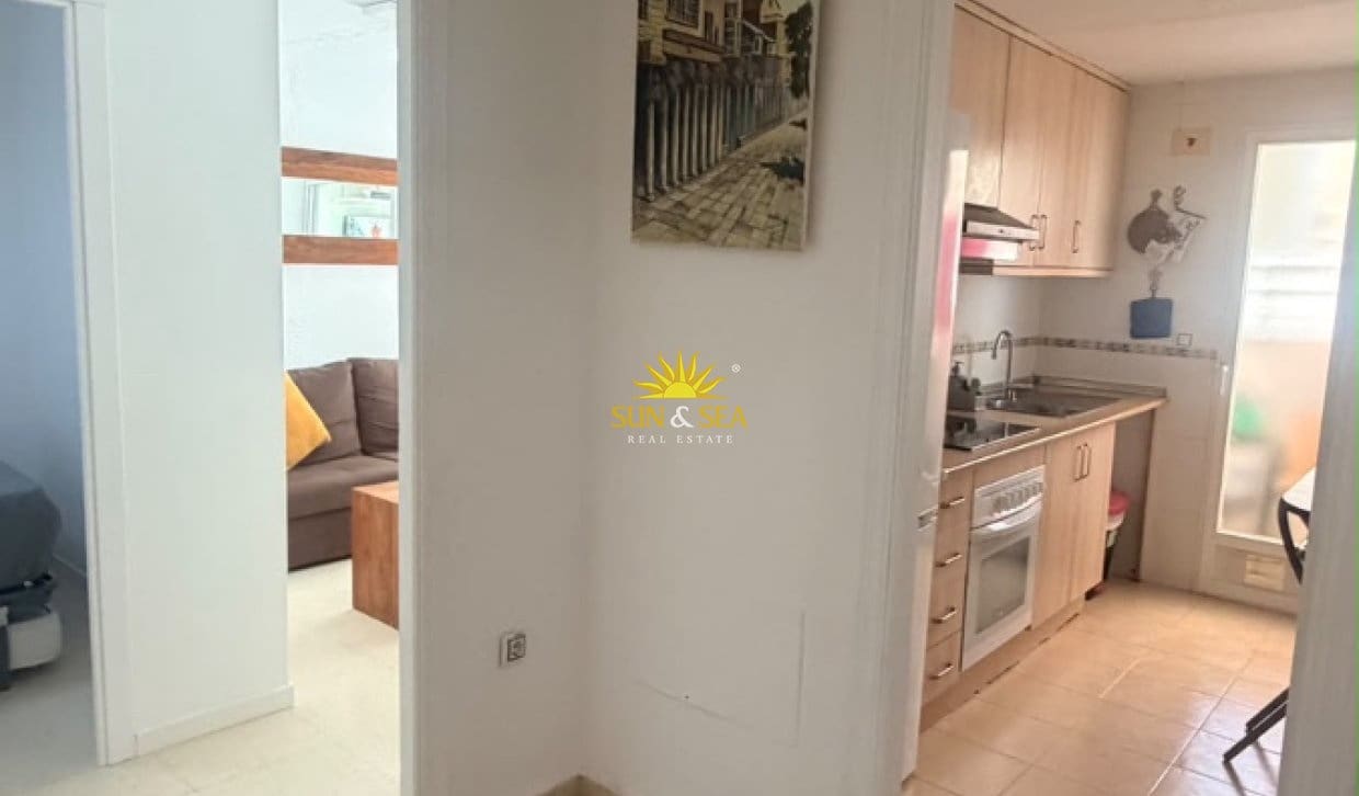 2 bedroom Apartment for holiday rental in Benidorm with pool - € 1,200 (Ref: 10091497)
