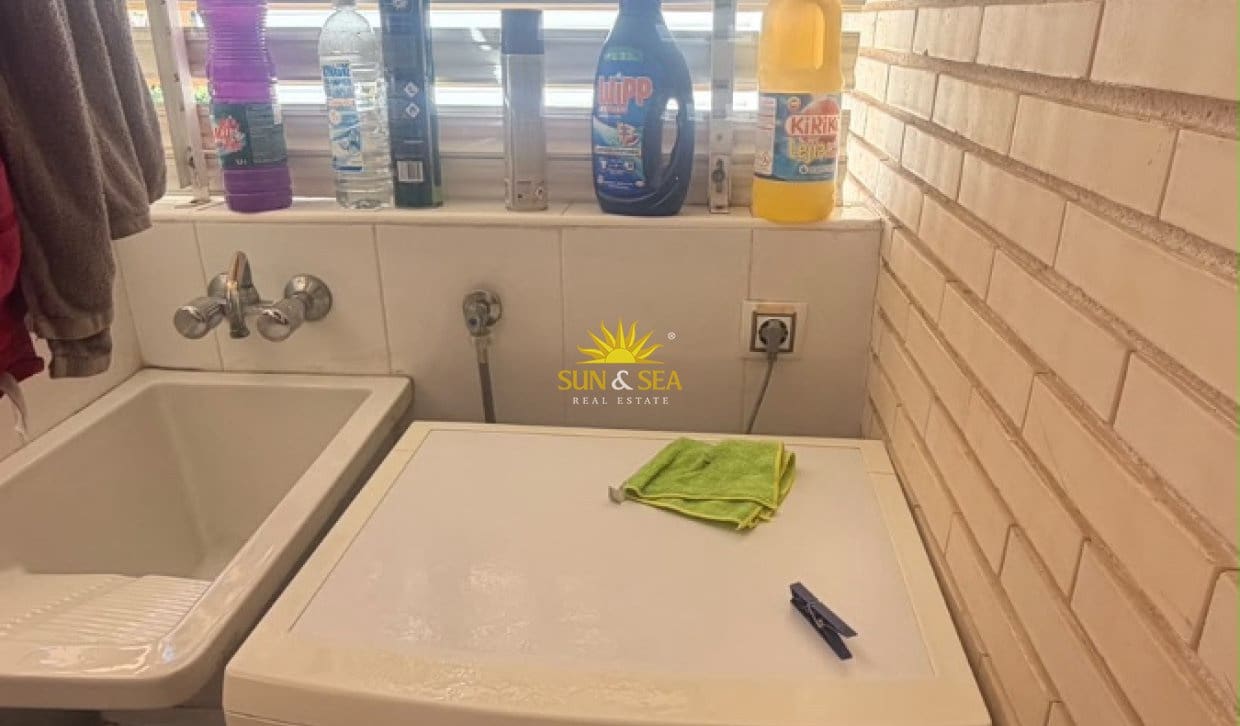 2 bedroom Apartment for holiday rental in Benidorm with pool - € 1,200 (Ref: 10091497)