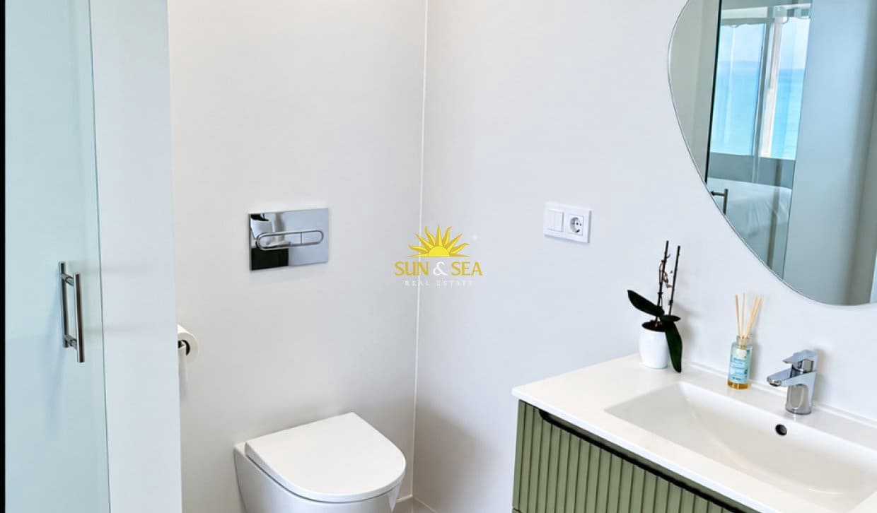 3 soveværelse Lejlighed til leje i Alicante by - € 2.500 (Ref: 10091499)