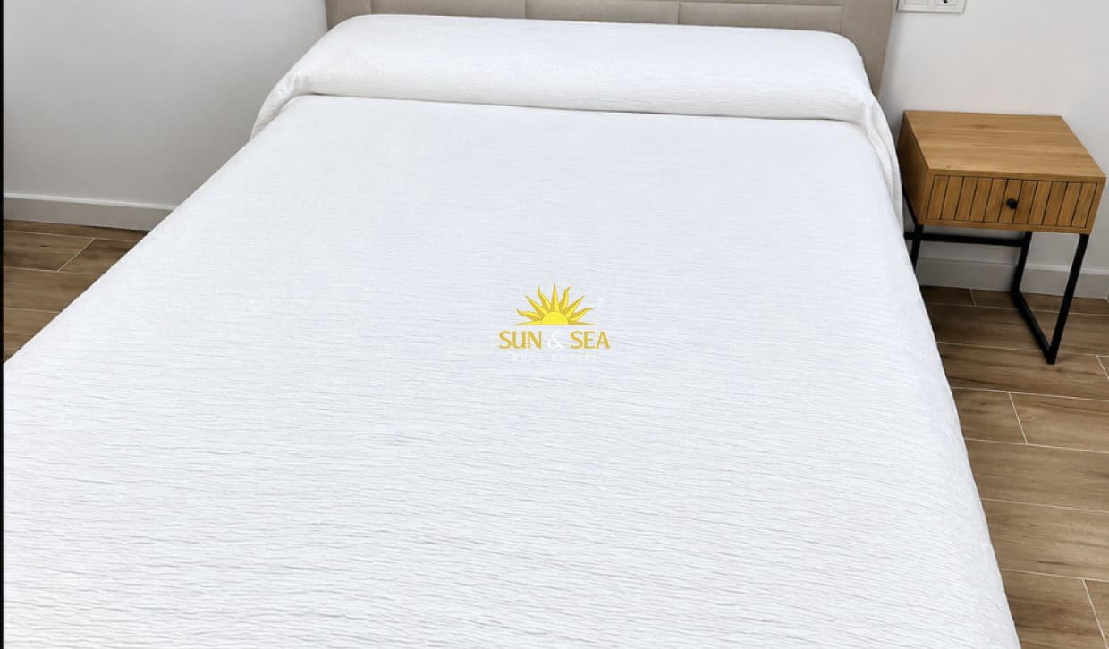 3 soveværelse Lejlighed til leje i Alicante by - € 2.500 (Ref: 10091499)