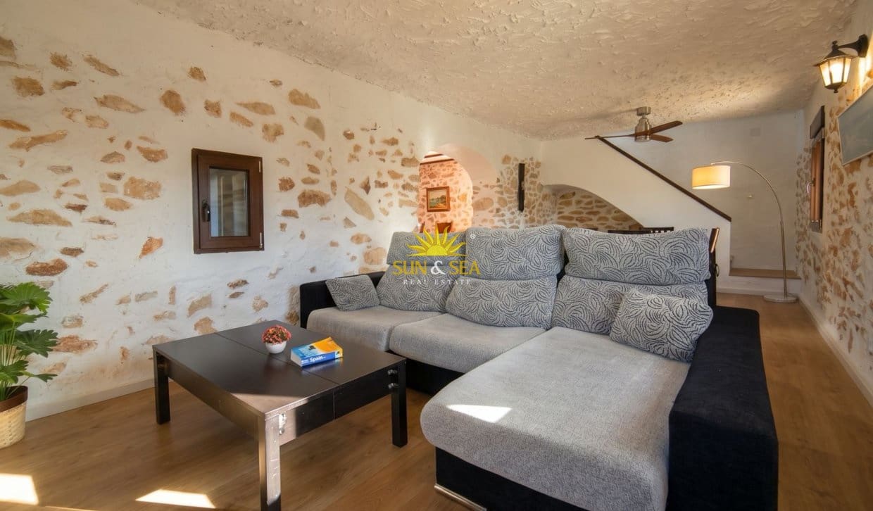 Villa/Maison de 5 chambres à louer à Denia avec piscine garage - 3 000 € (Ref: 10093727)