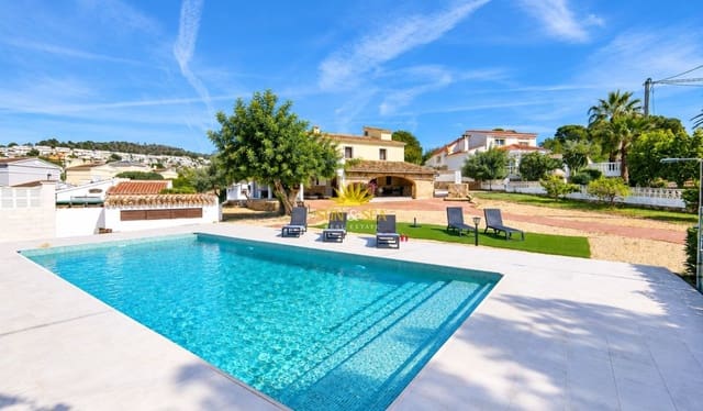 5 slaapkamer Villa te huur in Dénia met zwembad garage - € 3.000 (Ref: 10093727)