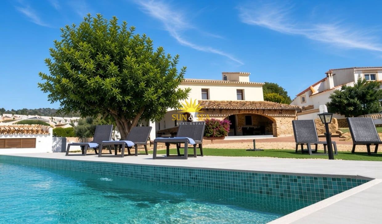 Villa/Maison de 5 chambres à louer à Denia avec piscine garage - 3 000 € (Ref: 10093727)