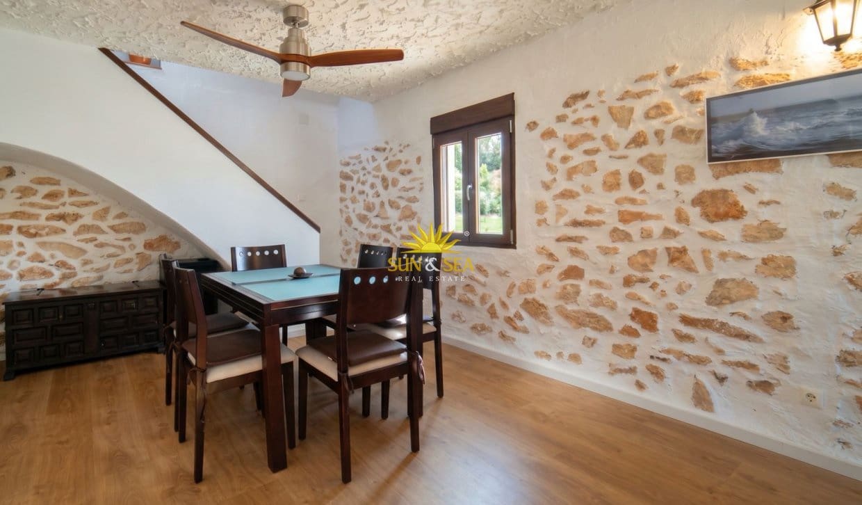 Villa/Maison de 5 chambres à louer à Denia avec piscine garage - 3 000 € (Ref: 10093727)