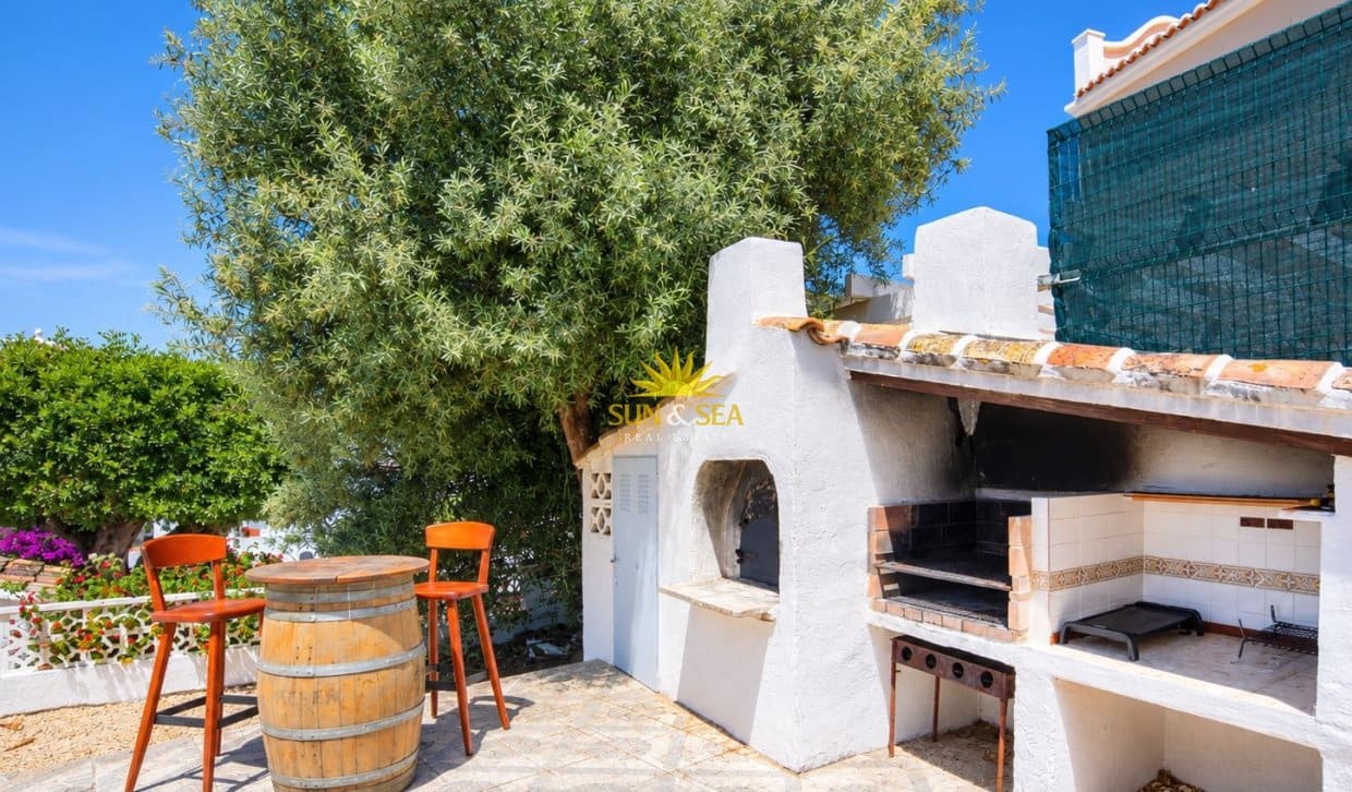 Villa/Maison de 5 chambres à louer à Denia avec piscine garage - 3 000 € (Ref: 10093727)