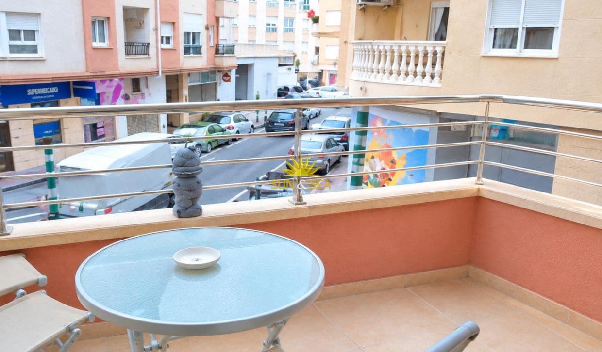 2 slaapkamer Appartement te huur in Torrevieja - € 800 (Ref: 10095521)