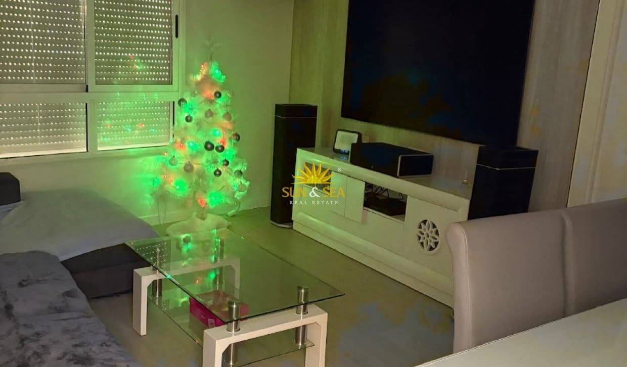 3 makuuhuone Huoneisto vuokrattavana paikassa Torrevieja - 1 700 € (Ref: 10095813)