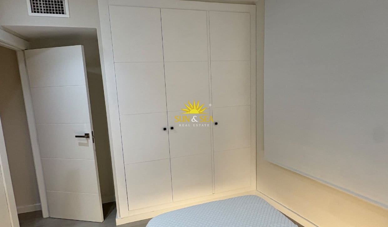 3 makuuhuone Huoneisto vuokrattavana paikassa Torrevieja - 1 700 € (Ref: 10095813)