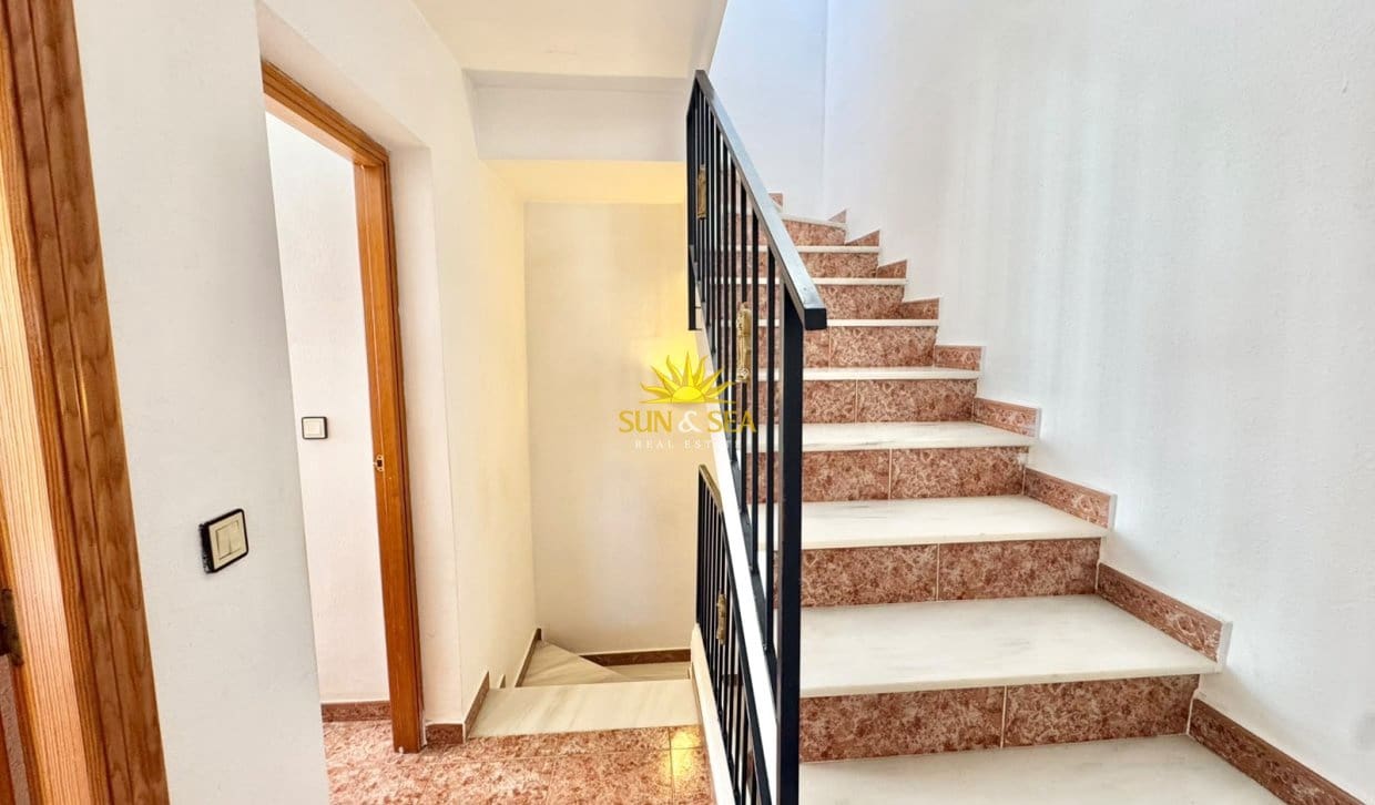 3 quarto Apartamento para arrendar em Torrevieja com piscina garagem - 1 000 € (Ref: 10098980)