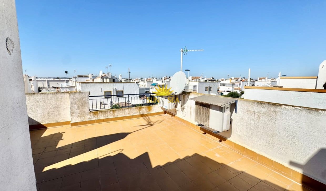 3 quarto Apartamento para arrendar em Torrevieja com piscina garagem - 1 000 € (Ref: 10098980)