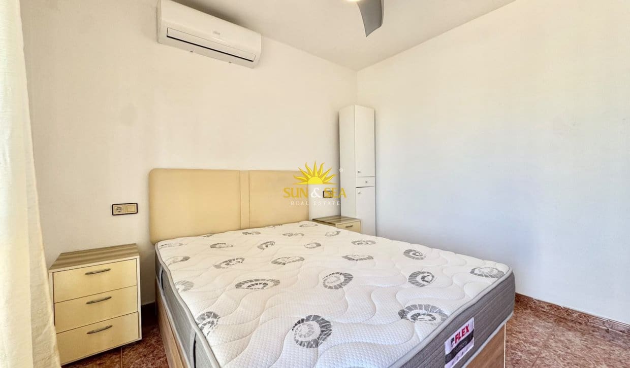 3 quarto Apartamento para arrendar em Torrevieja com piscina garagem - 1 000 € (Ref: 10098980)