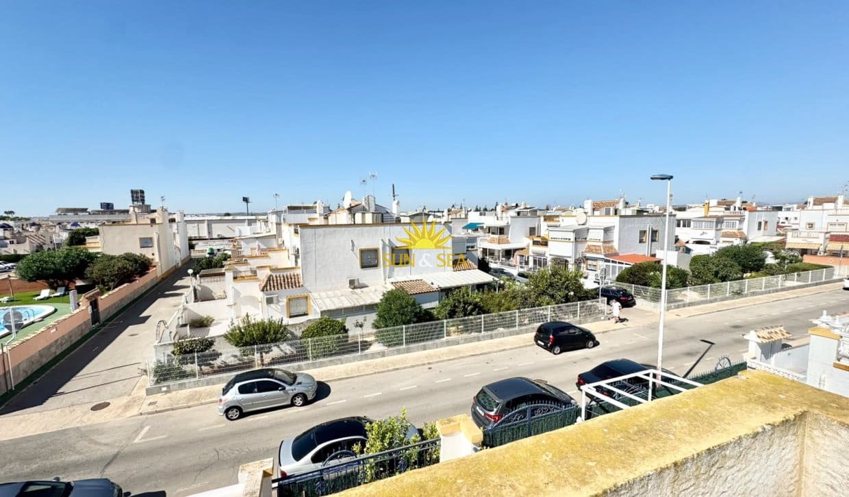 3 quarto Apartamento para arrendar em Torrevieja com piscina garagem - 1 000 € (Ref: 10098980)