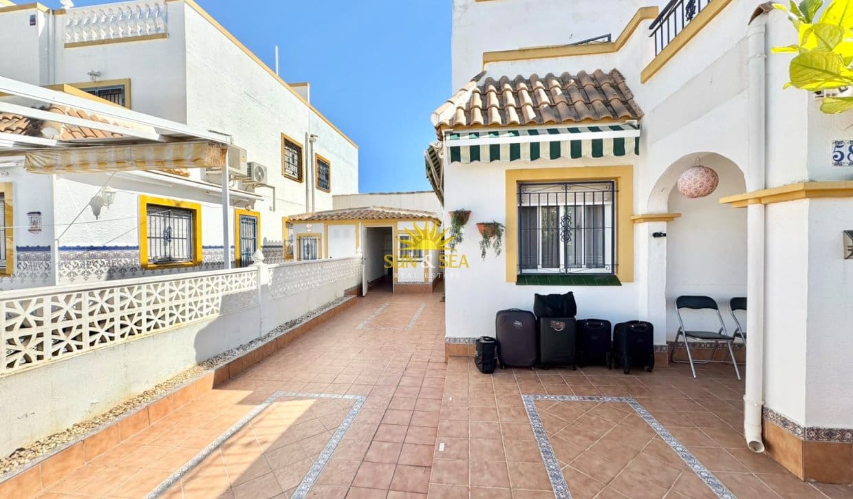 3 quarto Apartamento para arrendar em Torrevieja com piscina garagem - 1 000 € (Ref: 10098980)