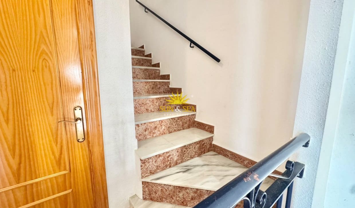 3 quarto Apartamento para arrendar em Torrevieja com piscina garagem - 1 000 € (Ref: 10098980)