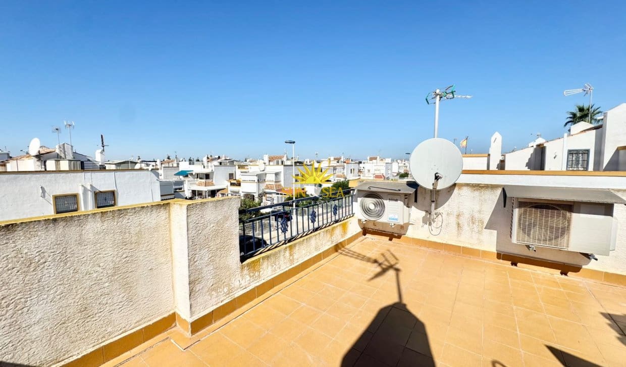 3 quarto Apartamento para arrendar em Torrevieja com piscina garagem - 1 000 € (Ref: 10098980)