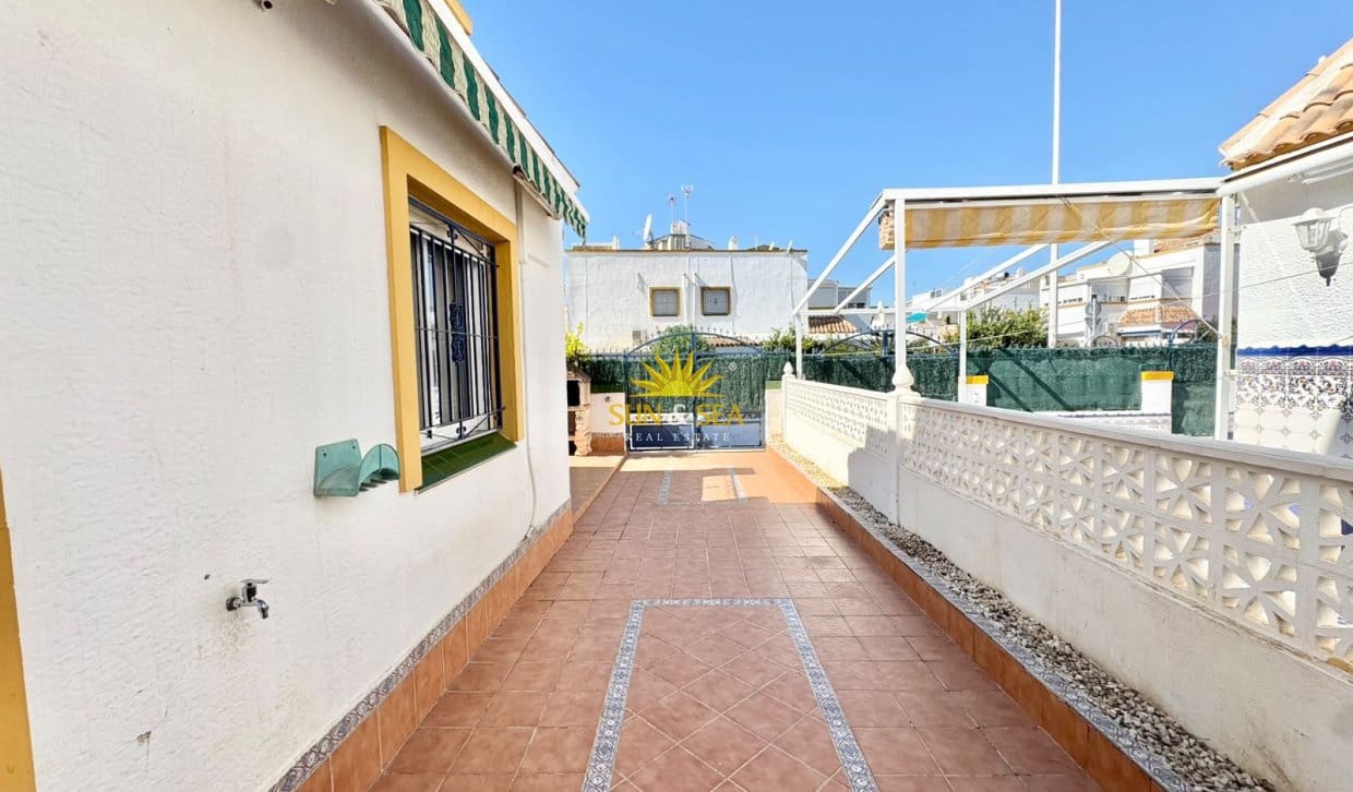 3 quarto Apartamento para arrendar em Torrevieja com piscina garagem - 1 000 € (Ref: 10098980)