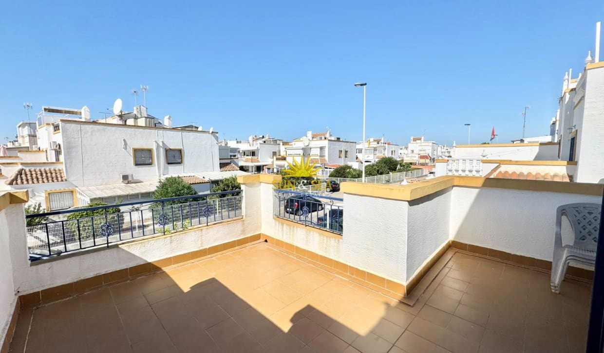 3 quarto Apartamento para arrendar em Torrevieja com piscina garagem - 1 000 € (Ref: 10098980)