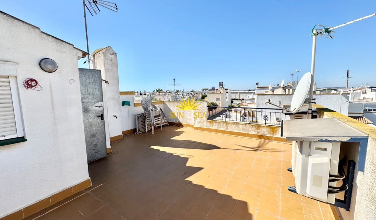 3 quarto Apartamento para arrendar em Torrevieja com piscina garagem - 1 000 € (Ref: 10098980)