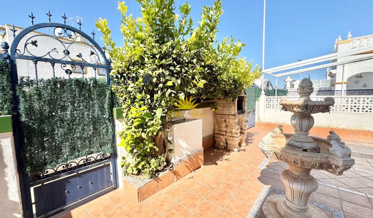 3 quarto Apartamento para arrendar em Torrevieja com piscina garagem - 1 000 € (Ref: 10098980)
