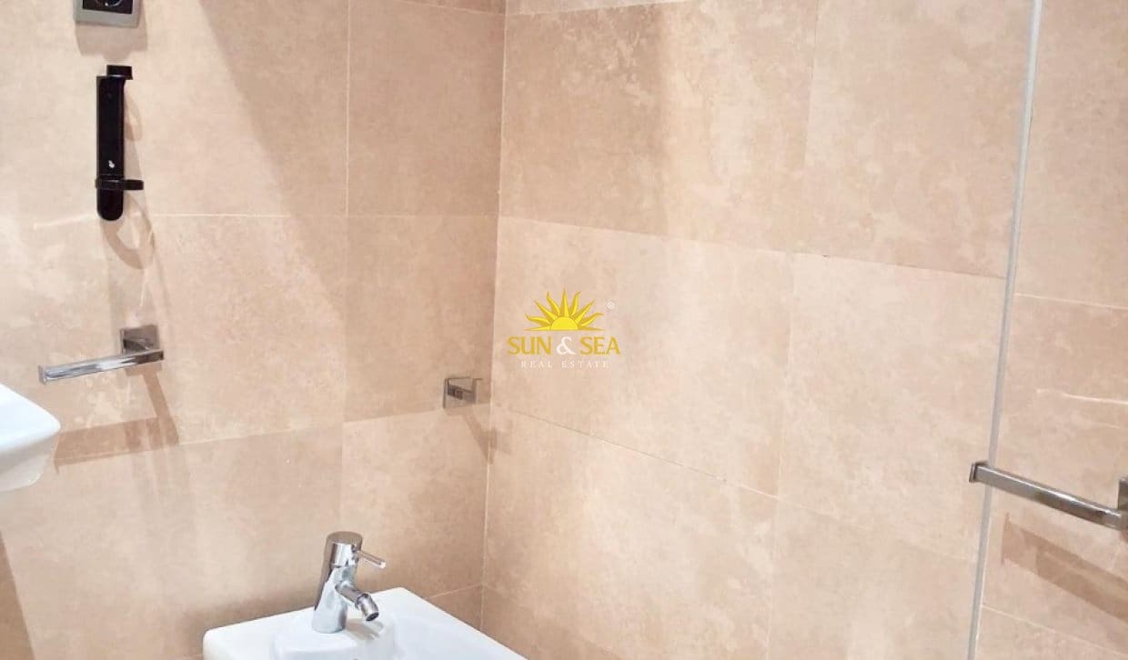 2 bedroom Apartment for holiday rental in Los Alcazares with pool garage - € 800 (Ref: 10099151)