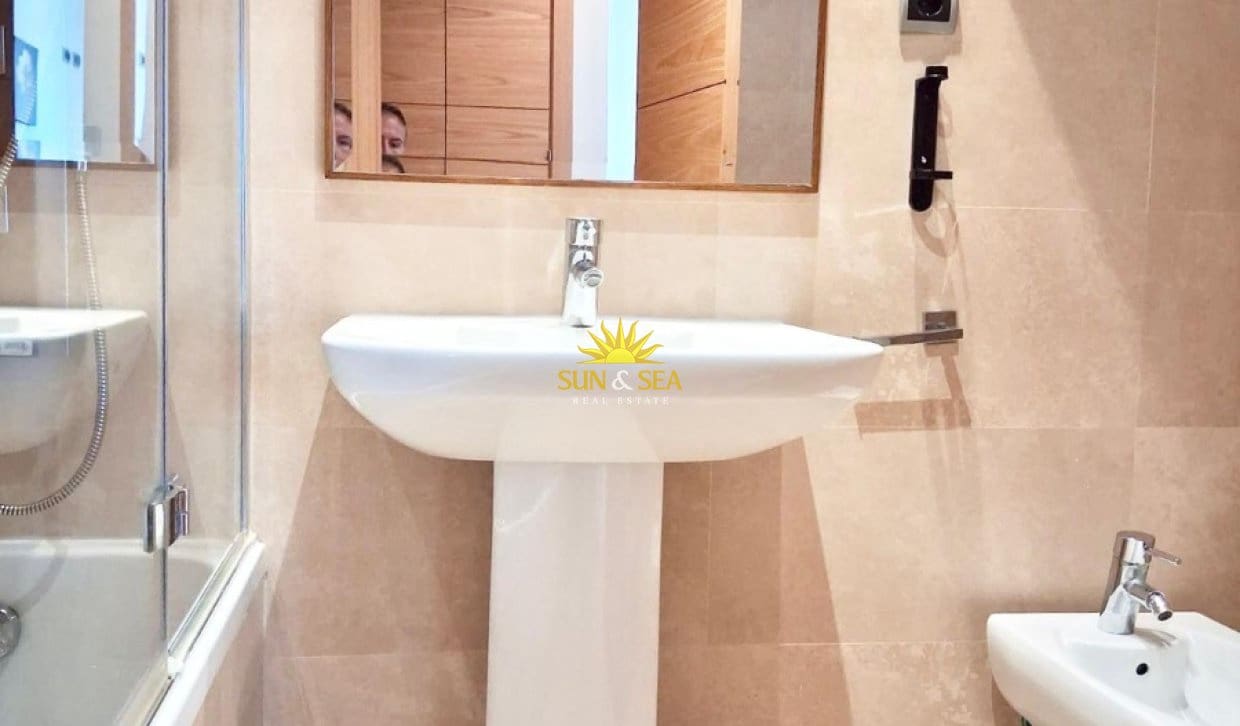 2 bedroom Apartment for holiday rental in Los Alcazares with pool garage - € 800 (Ref: 10099151)