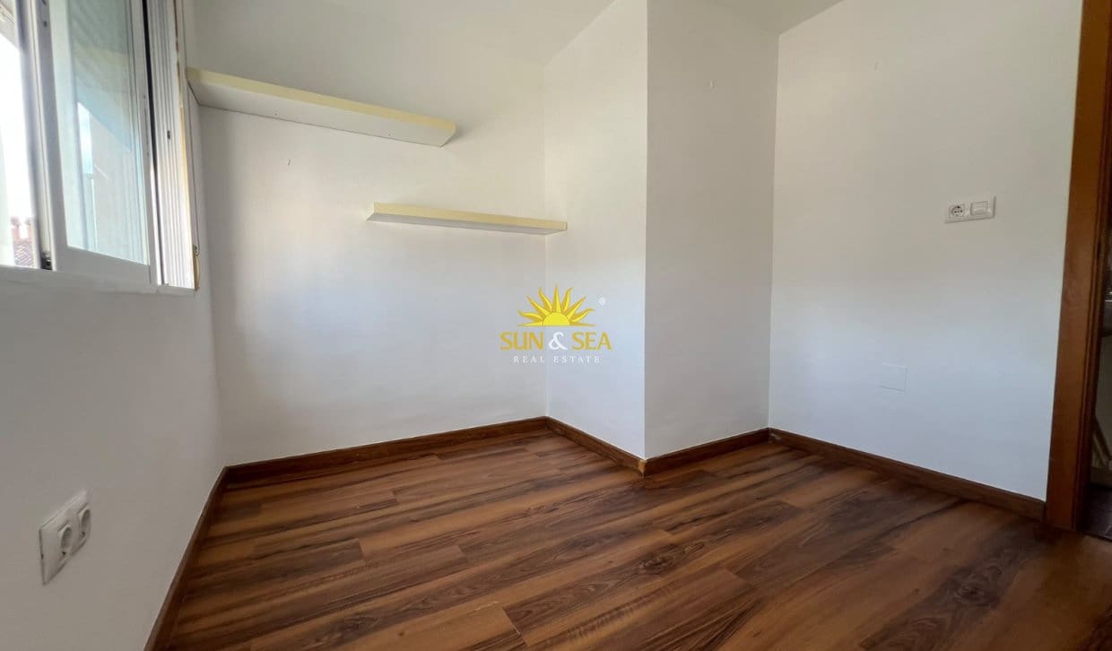 3 Zimmer Villa zu vermieten in Elche / Elx mit Pool Garage - 1.750 € (Ref: 10099152)