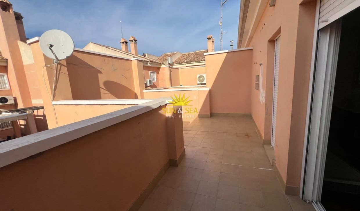 3 Zimmer Villa zu vermieten in Elche / Elx mit Pool Garage - 1.750 € (Ref: 10099152)
