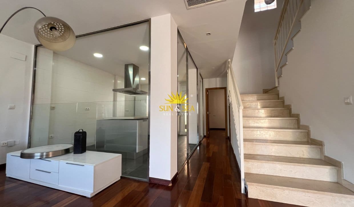 3 Zimmer Villa zu vermieten in Elche / Elx mit Pool Garage - 1.750 € (Ref: 10099152)