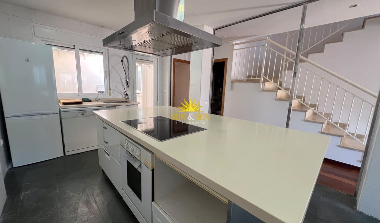 3 Zimmer Villa zu vermieten in Elche / Elx mit Pool Garage - 1.750 € (Ref: 10099152)