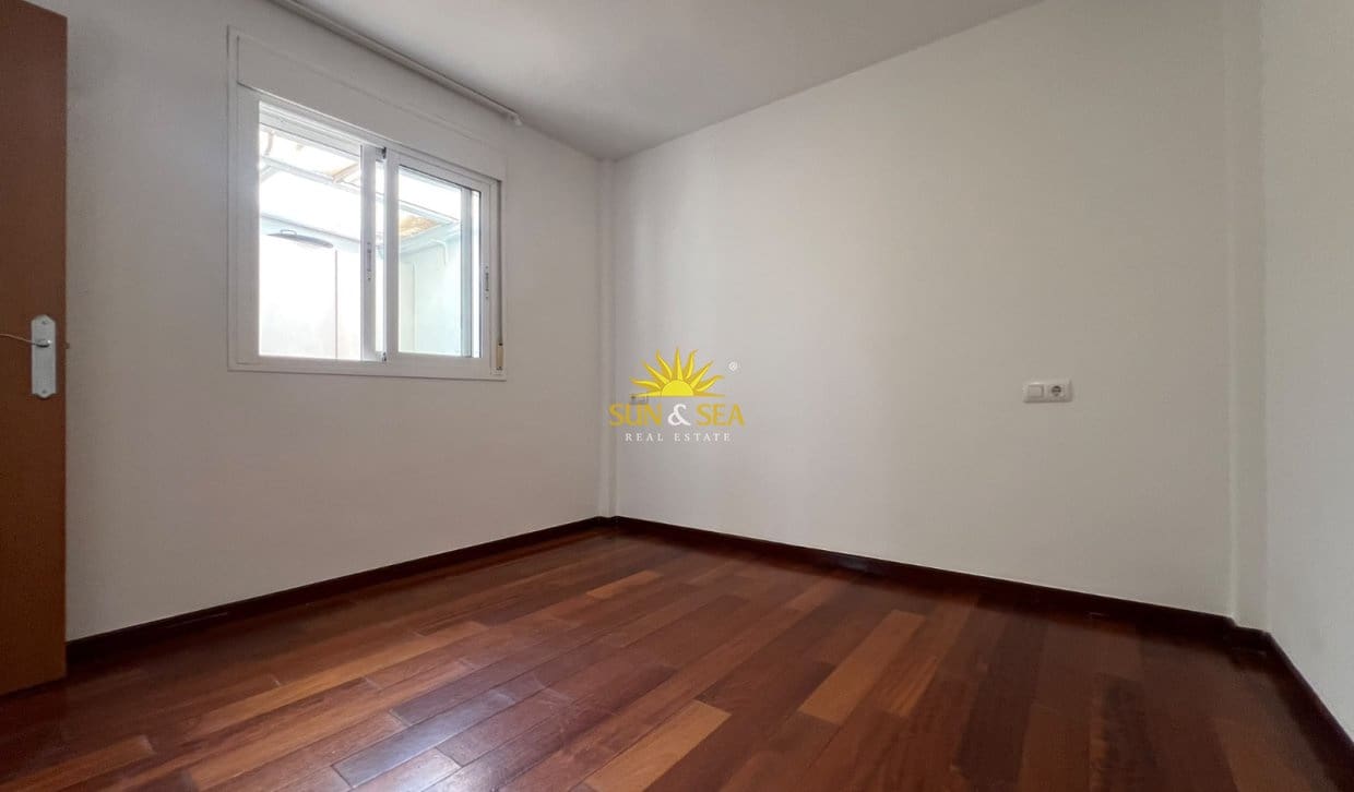 3 Zimmer Villa zu vermieten in Elche / Elx mit Pool Garage - 1.750 € (Ref: 10099152)